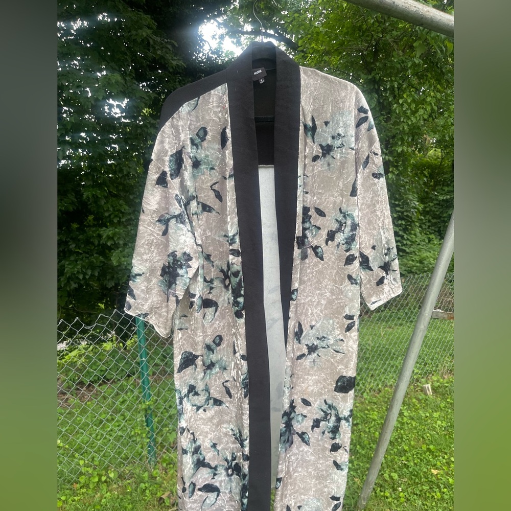 Velvet Kimono Duster - Picture 2 of 4